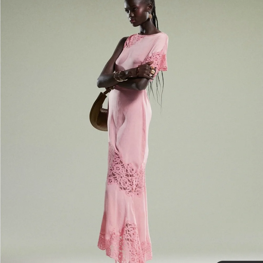 ASOS DESIGN flutter sleeve midi dress with lace detail in pink - Picture 4 of 4